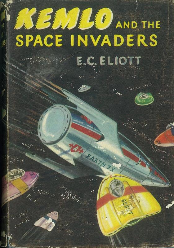 Kemlo and the space invaders / by E. C. Eliott ; illustrated by George Craig cover