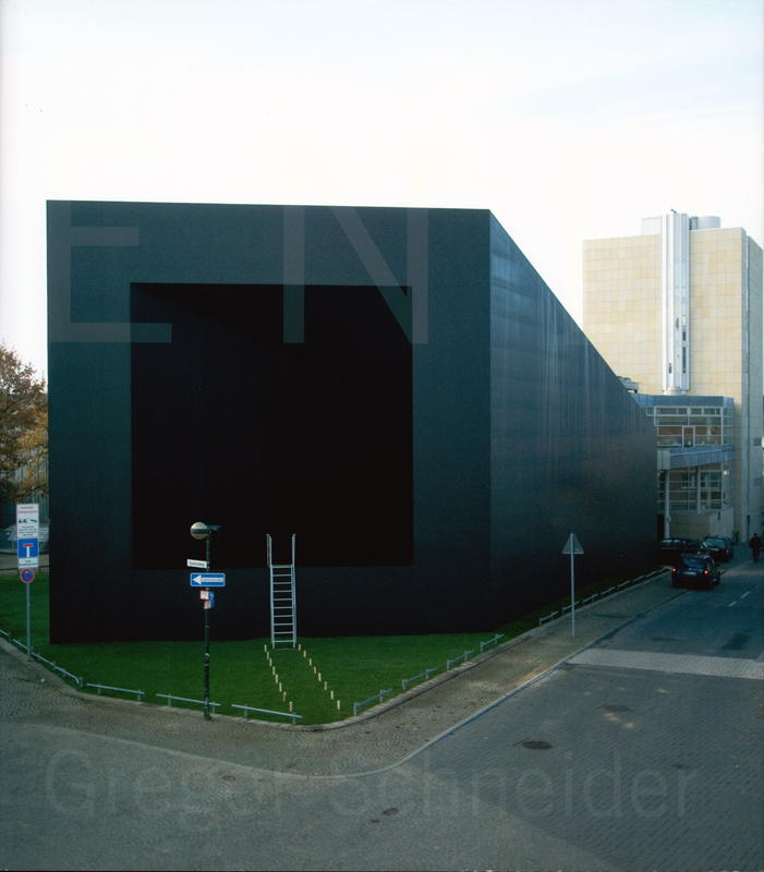 End / Gregor Schneider cover