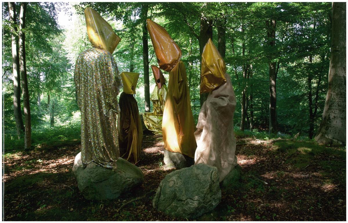 Mikala Dwyer : drawing down the moon cover