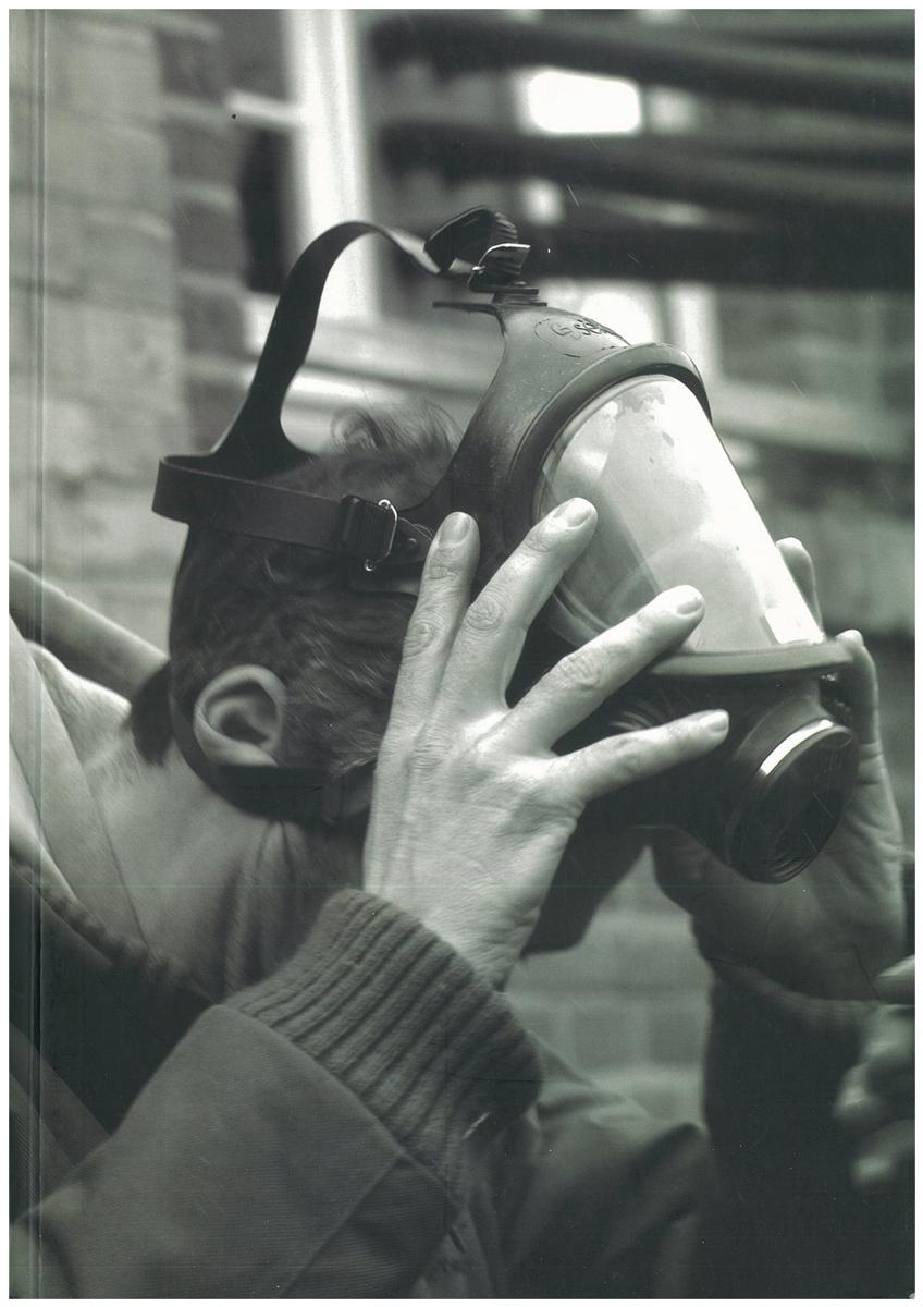 Santiago Sierra : CAC Málaga, Centro de Arte Contemporáneo de Málaga : 26 mayo-13 agosto 2006 cover