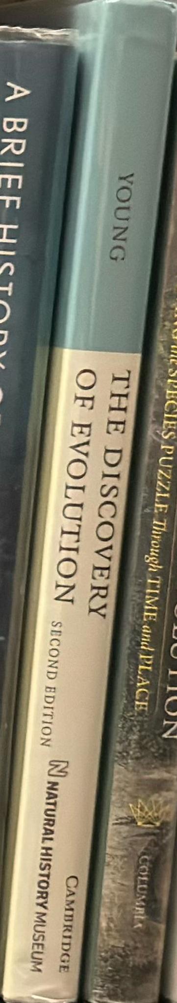 Darwin's fossils : discoveries that shaped the theory of evolution / Adrian Lister spine