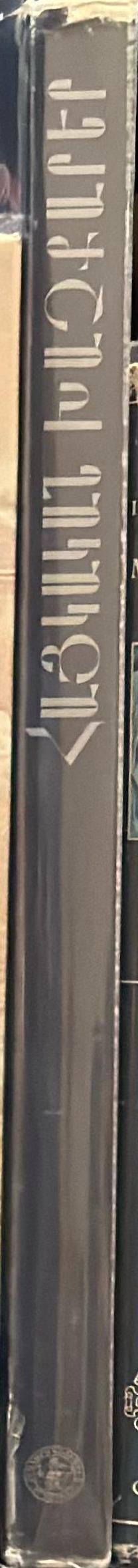 Armenian Khatchkars / Levon Azarian spine