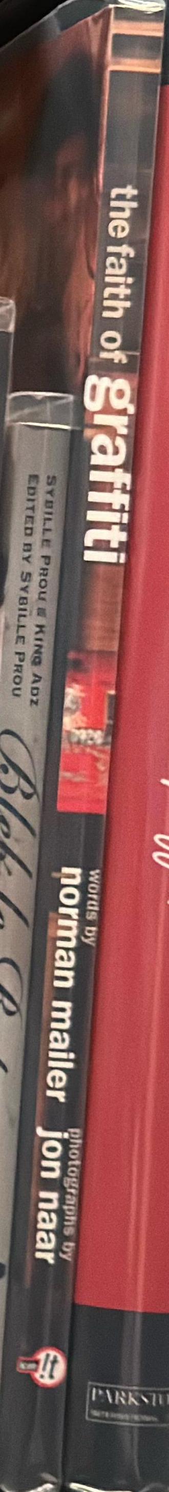 The faith of graffiti / photographs by Jon Naar ; words by Norman Mailer spine