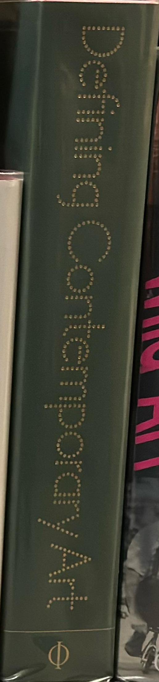 Defining contemporary art : 25 years in 200 pivotal artworks spine