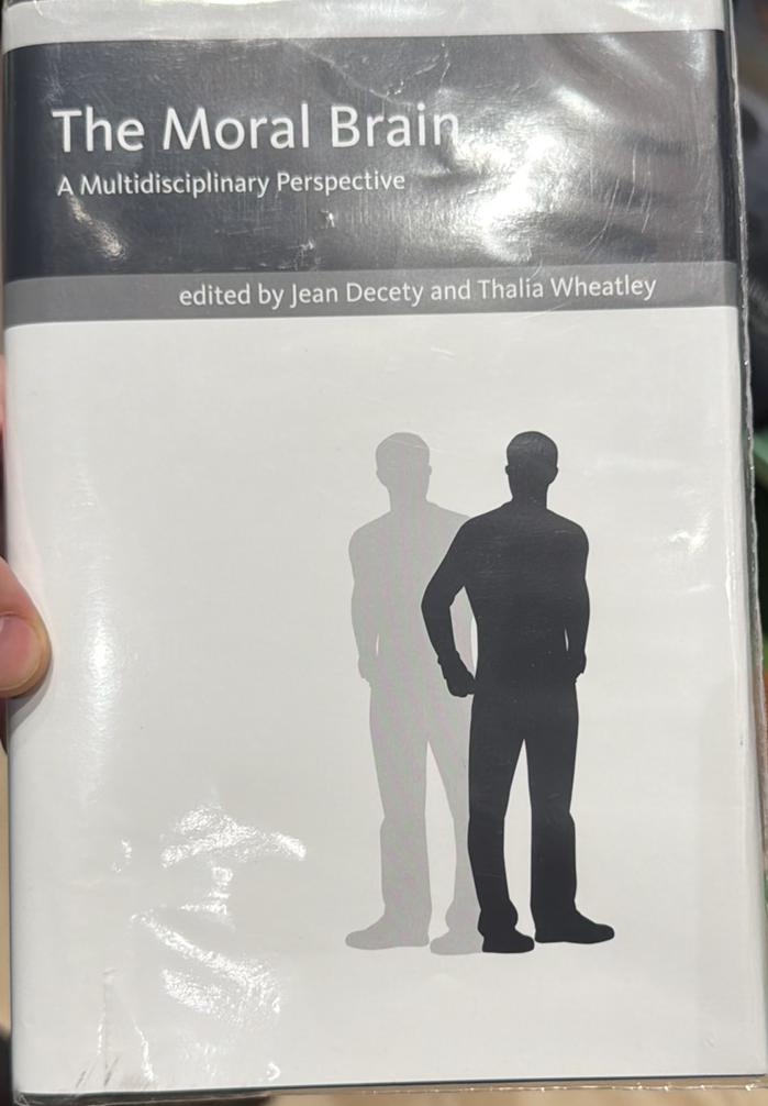 The moral brain : a multidisciplinary perspective / edited by Jean Decety and Thalia Wheatley live cover