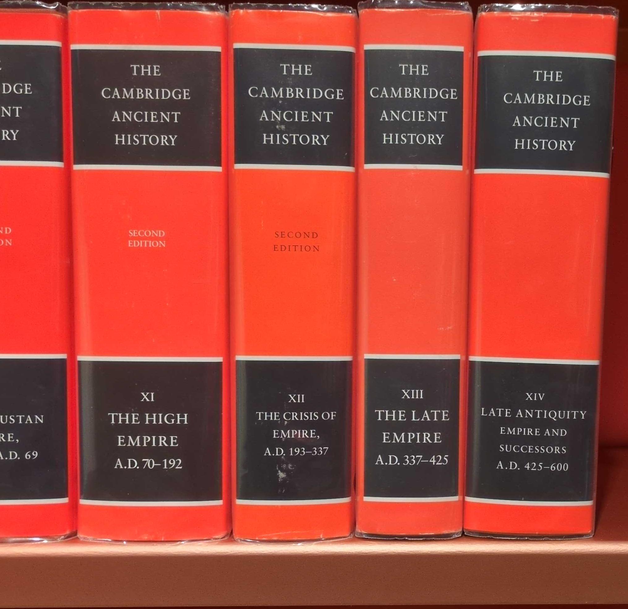 The Cambridge ancient history : volume 14, late antiquity; empire and successors, AD 425-600 live cover