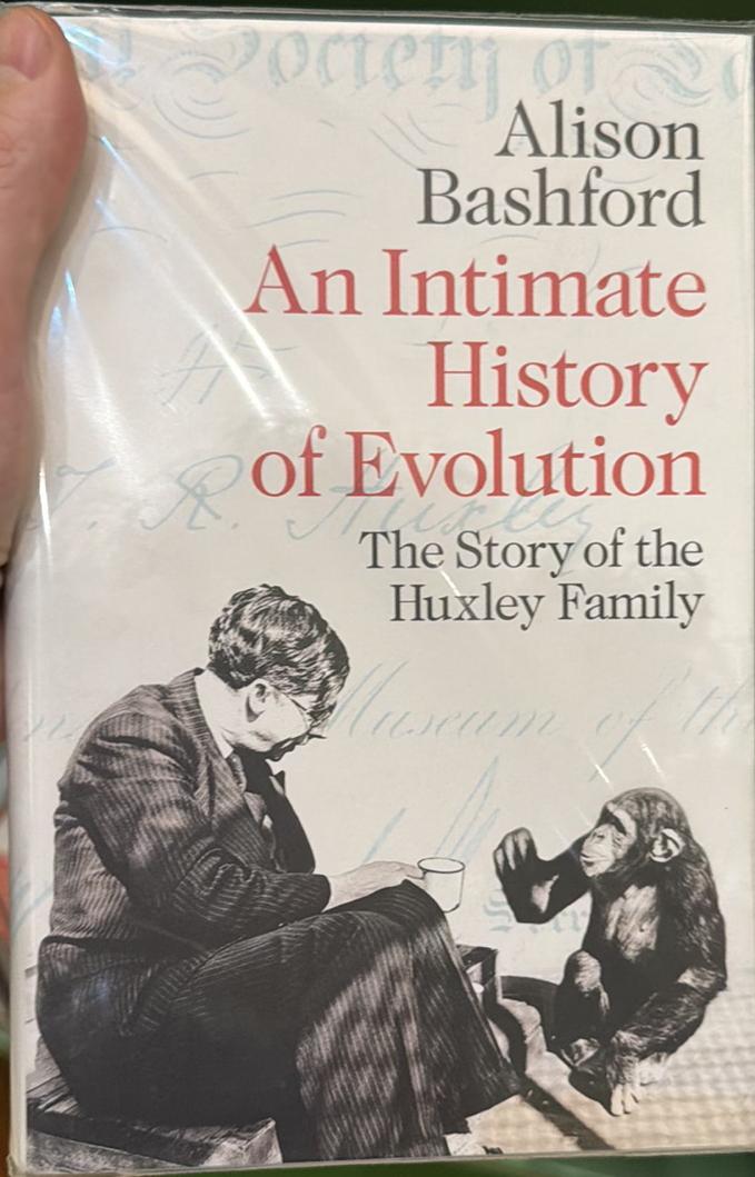 An intimate history of evolution : the story of the Huxley family / Alison Bashford live cover