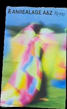 Installation art : between image and stage live cover