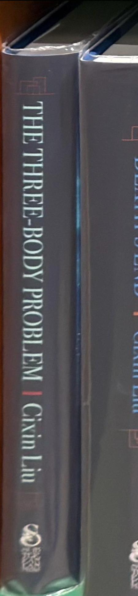The three-body problem / Cixin Liu ; translated by Ken Liu live spine