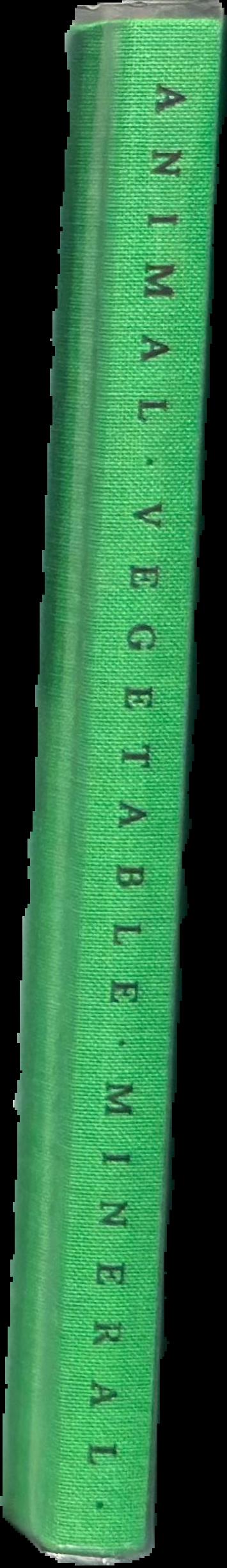 Animal, vegetable, mineral : organising nature, a picture album live spine