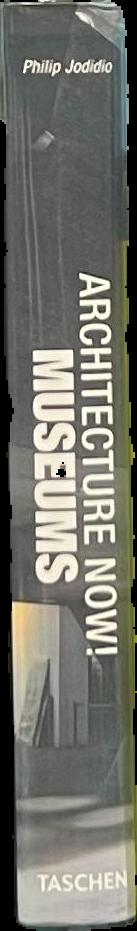Museums of madness : the social organizationof insanity in Nineteenth-Century England / Andrew T. Scull live spine