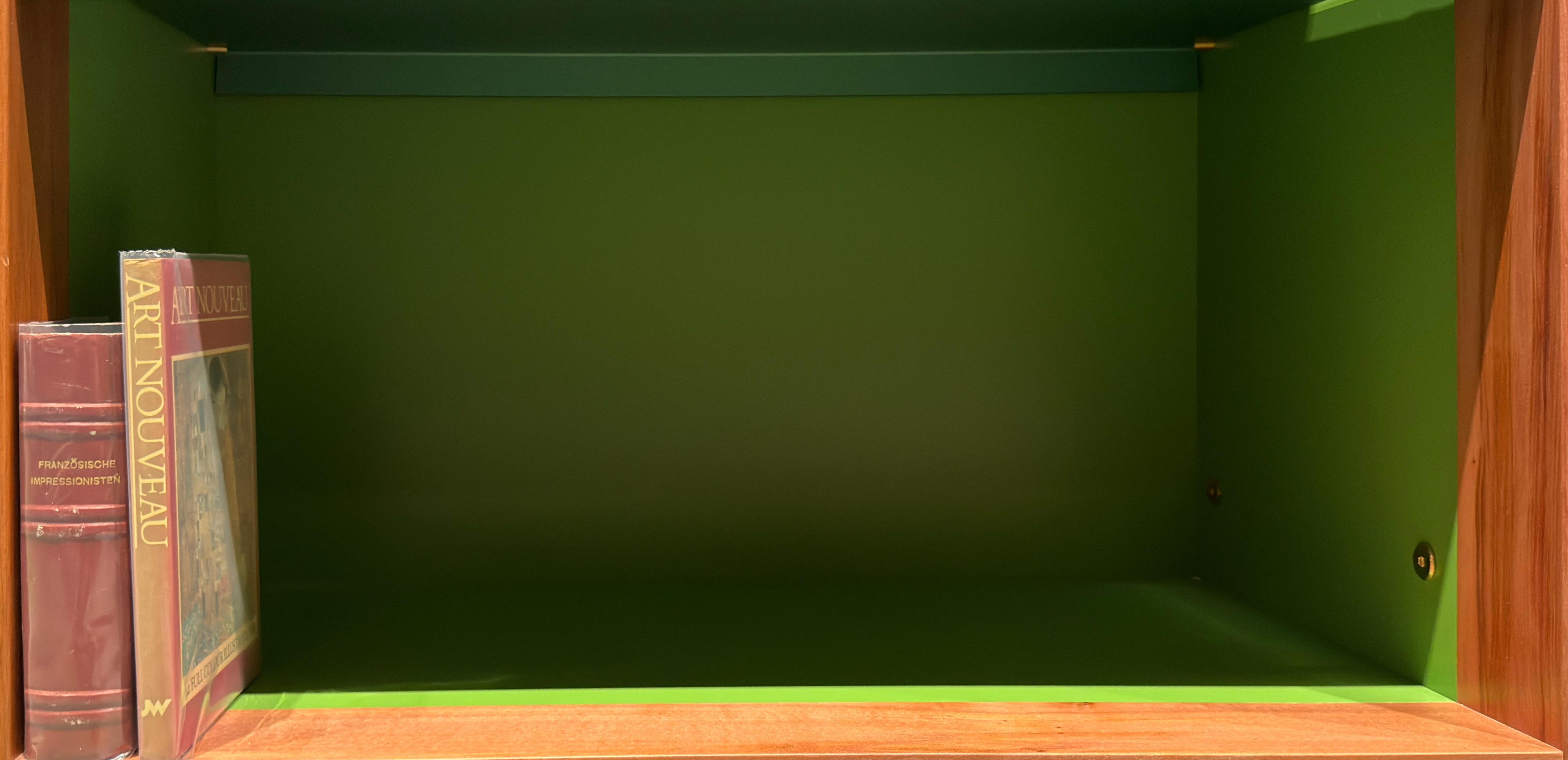 Shelf image