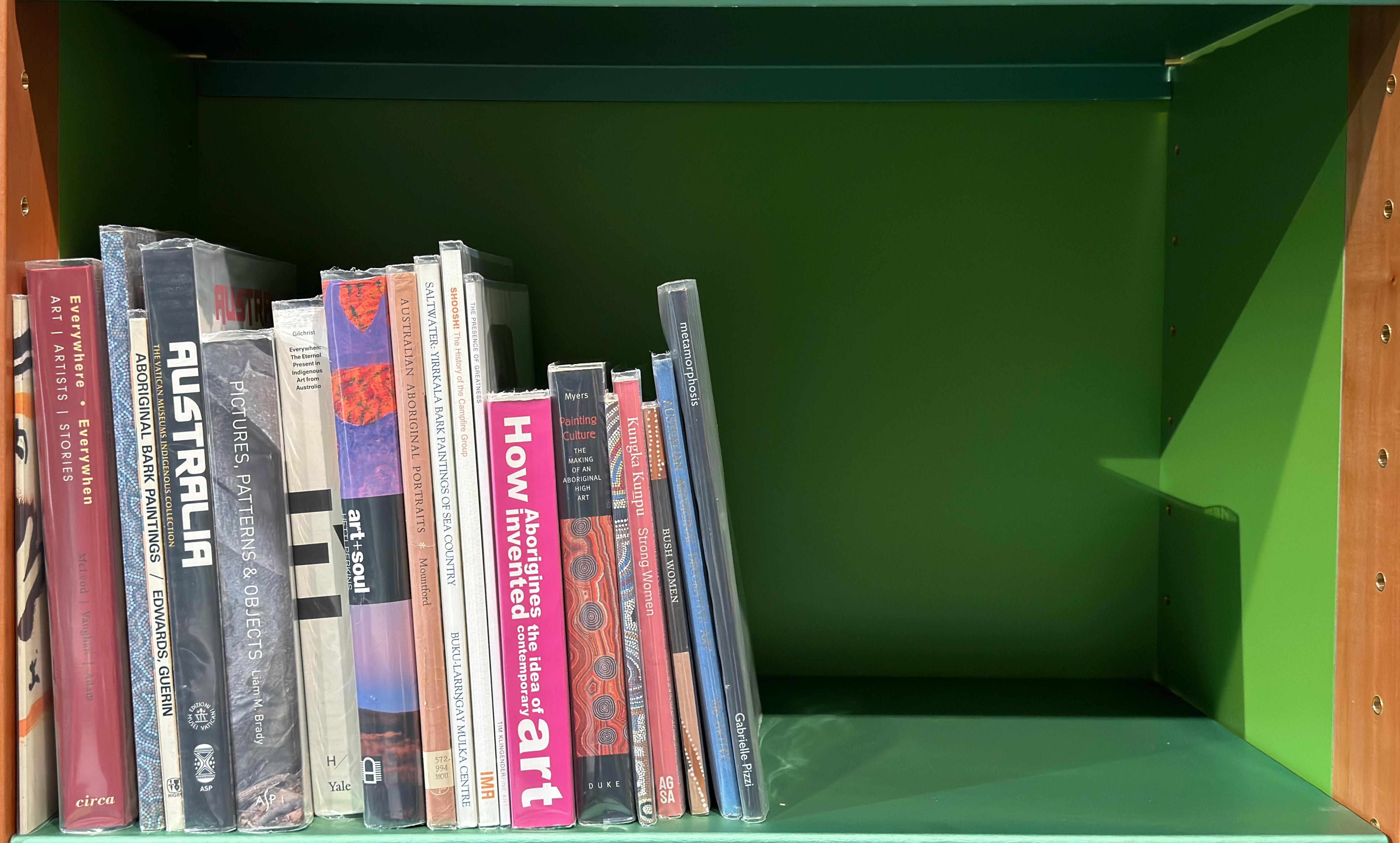 Shelf image
