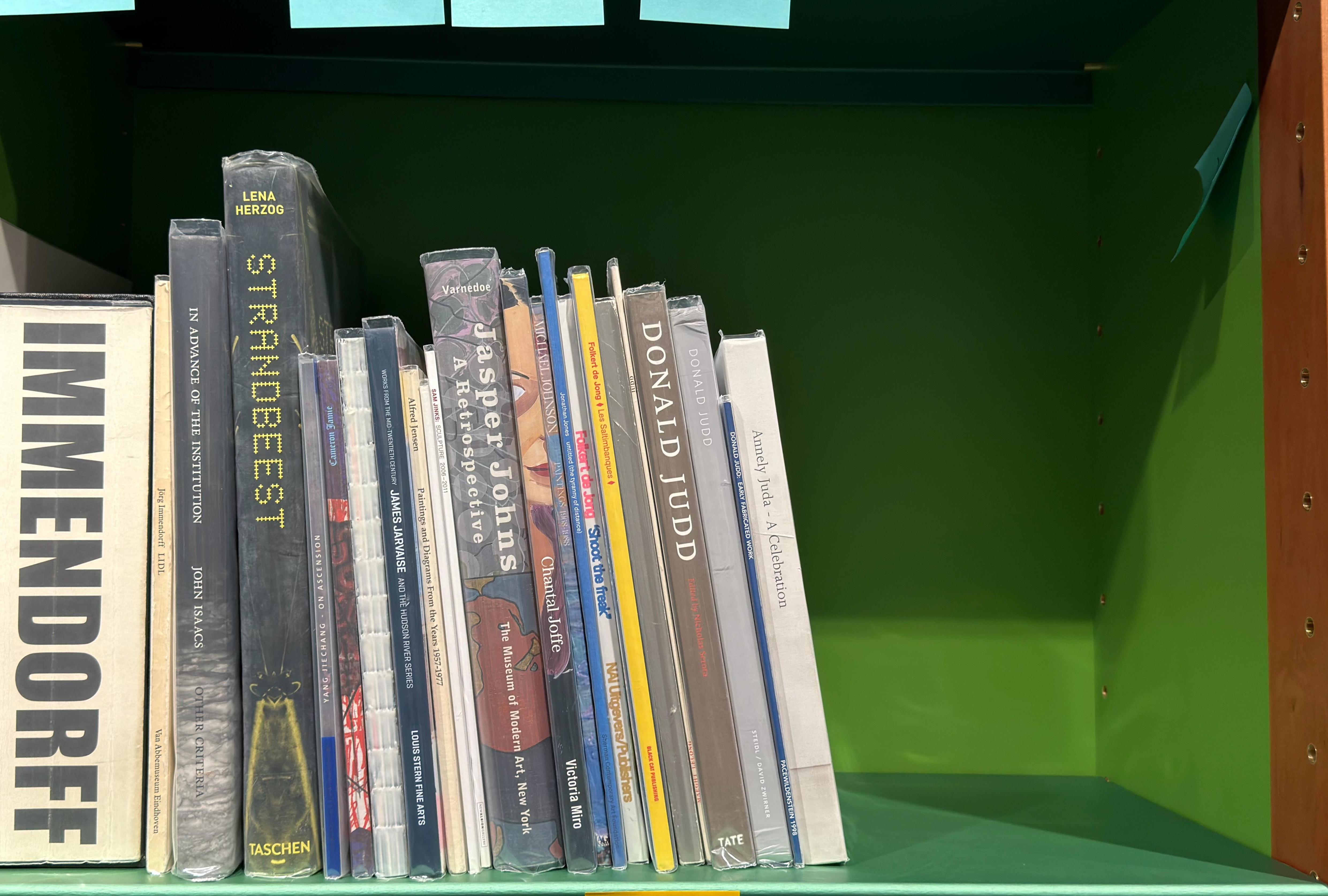 Shelf image