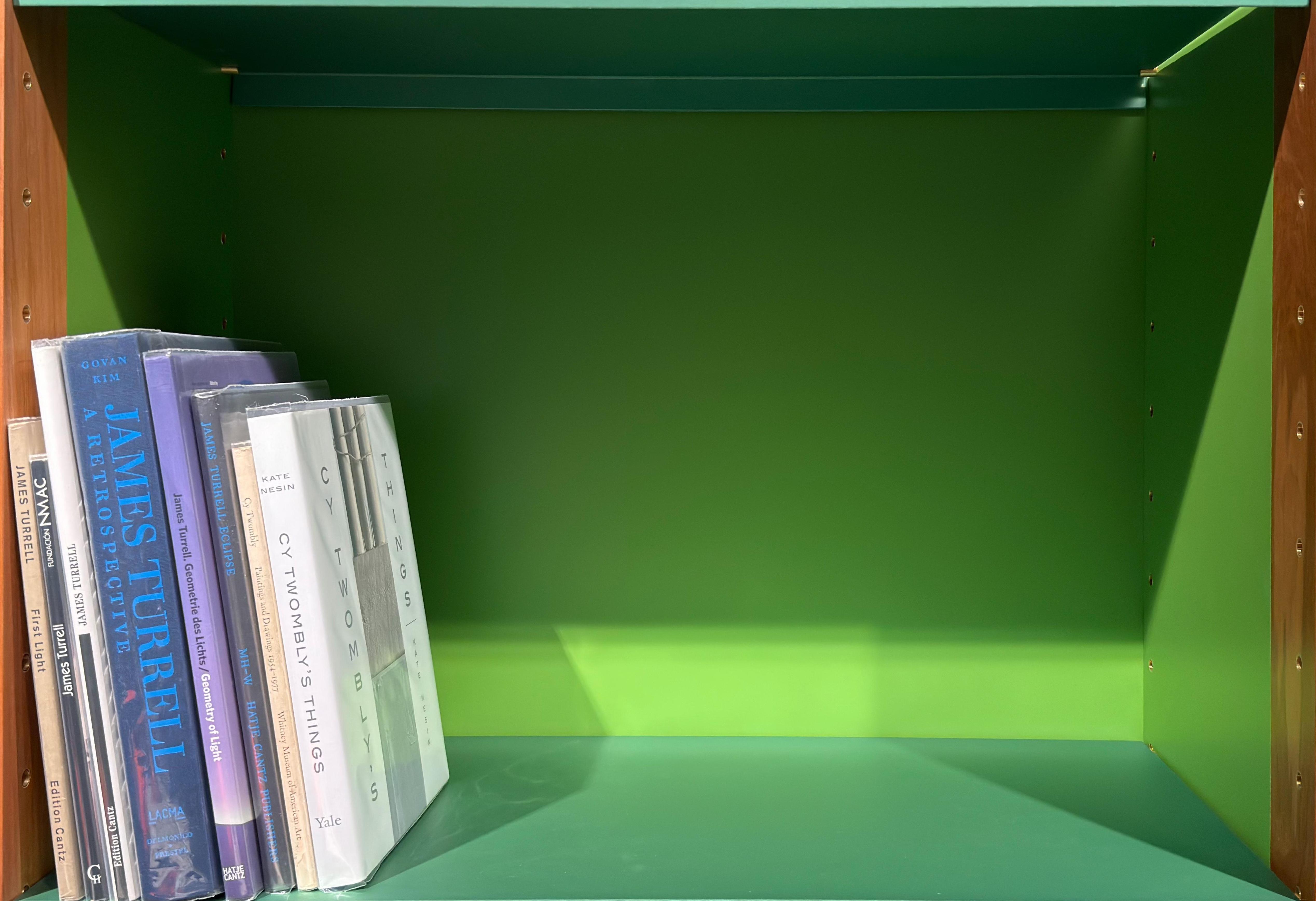 Shelf image