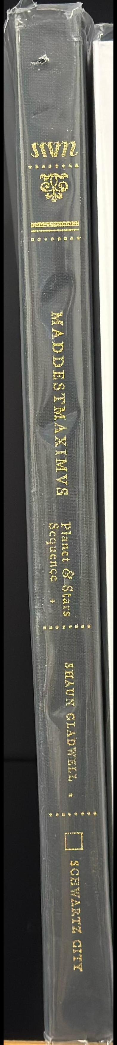 MADDESTMAXIMVS : planet and stars sequence spine