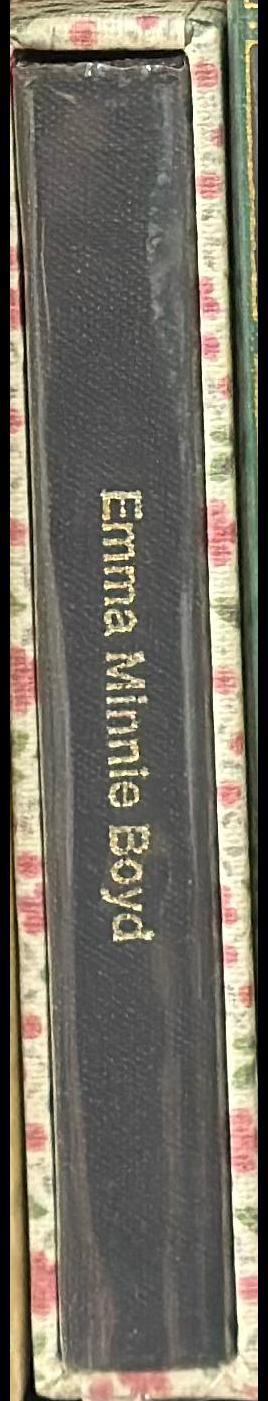 Emma Minnie Boyd spine