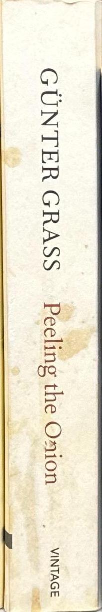 Peeling the onion / Günter Grass spine