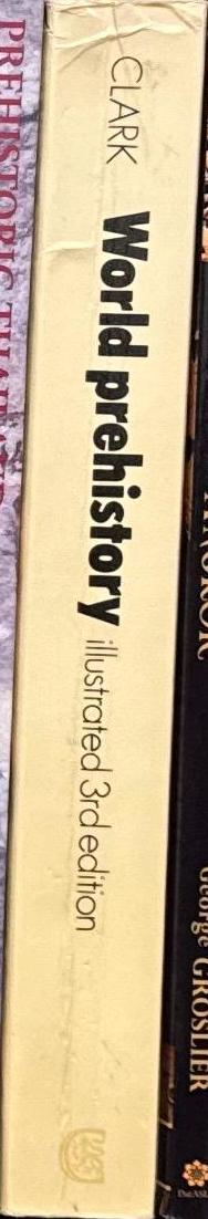 World prehistory in new perspective / Grahame Clark spine