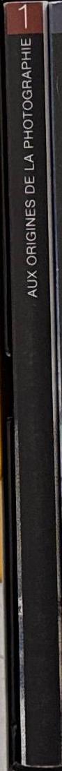 Les yeux des photographes : 1 aux origines de la photographie : catalogue de l'exposition du Musee suisse de lappareil photographique en 6 cahiers : 2 au temps des plaques : 3 le siecle du fil : 4 la revolution numerique : 5 les productions suisses : 6 laterna magica / Pascale et Jean-Marc Bonnard Yersin spine
