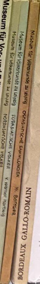 Führer durch die ostasiatischen Sammlungen / herausgegeben von der Direktion verfasst von Dr. Walter Böttger spine