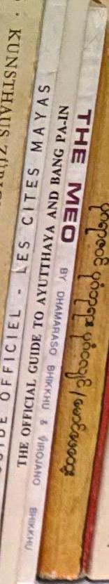 The official guide to Ayutthaya and Bang Pa-in / Tri Amatayakul spine