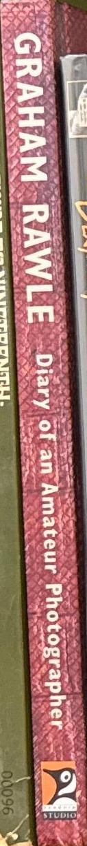 Diary of an amateur photographer / Graham Rawle spine
