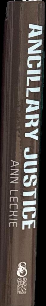 Ancillary justice / Ann Leckie spine