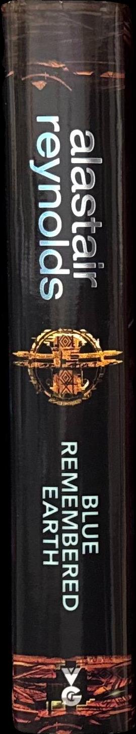 Blue remembered earth / Alastair Reynolds spine