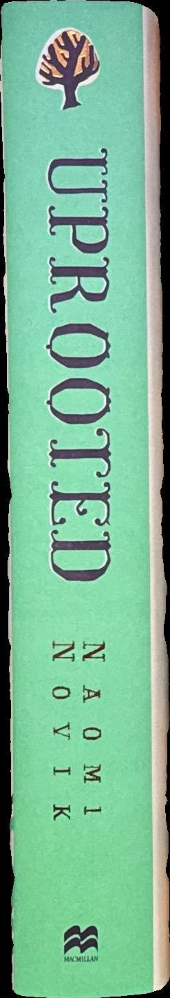 Uprooted / Naomi Novik spine