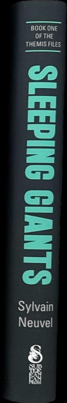 Sleeping giants / Sylvain Neuvel spine