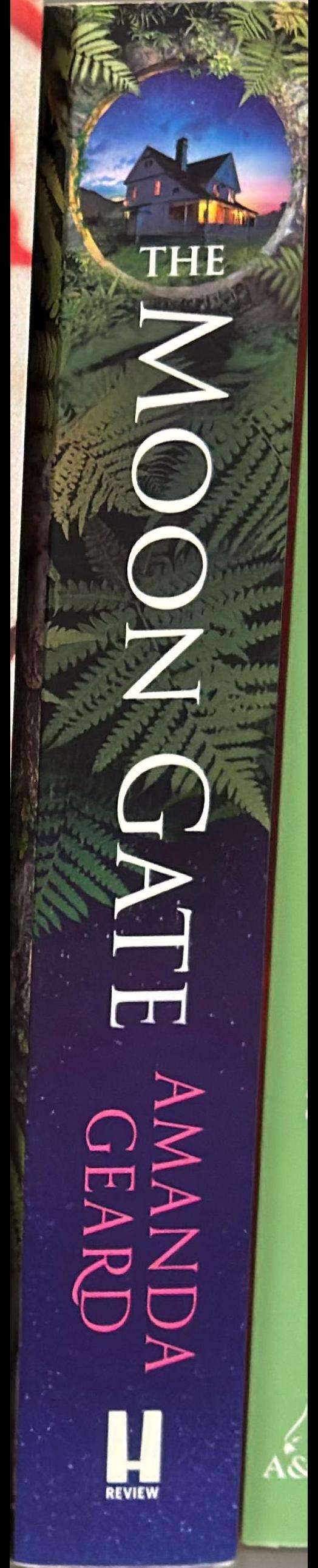 The moon gate spine