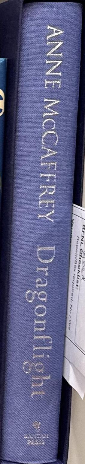 Dragonflight / Anne McCaffrey spine